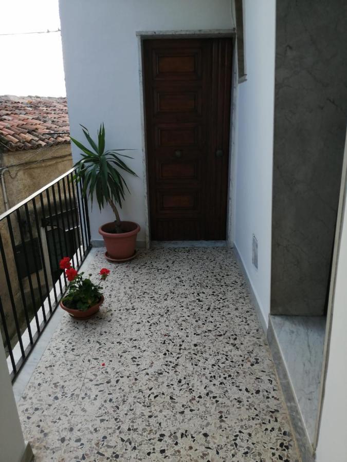 I Trecento Otel Padula Dış mekan fotoğraf